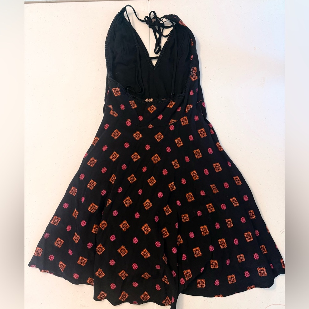 Ecoté Black Garment with Brand Tag - Picture 2 of 4